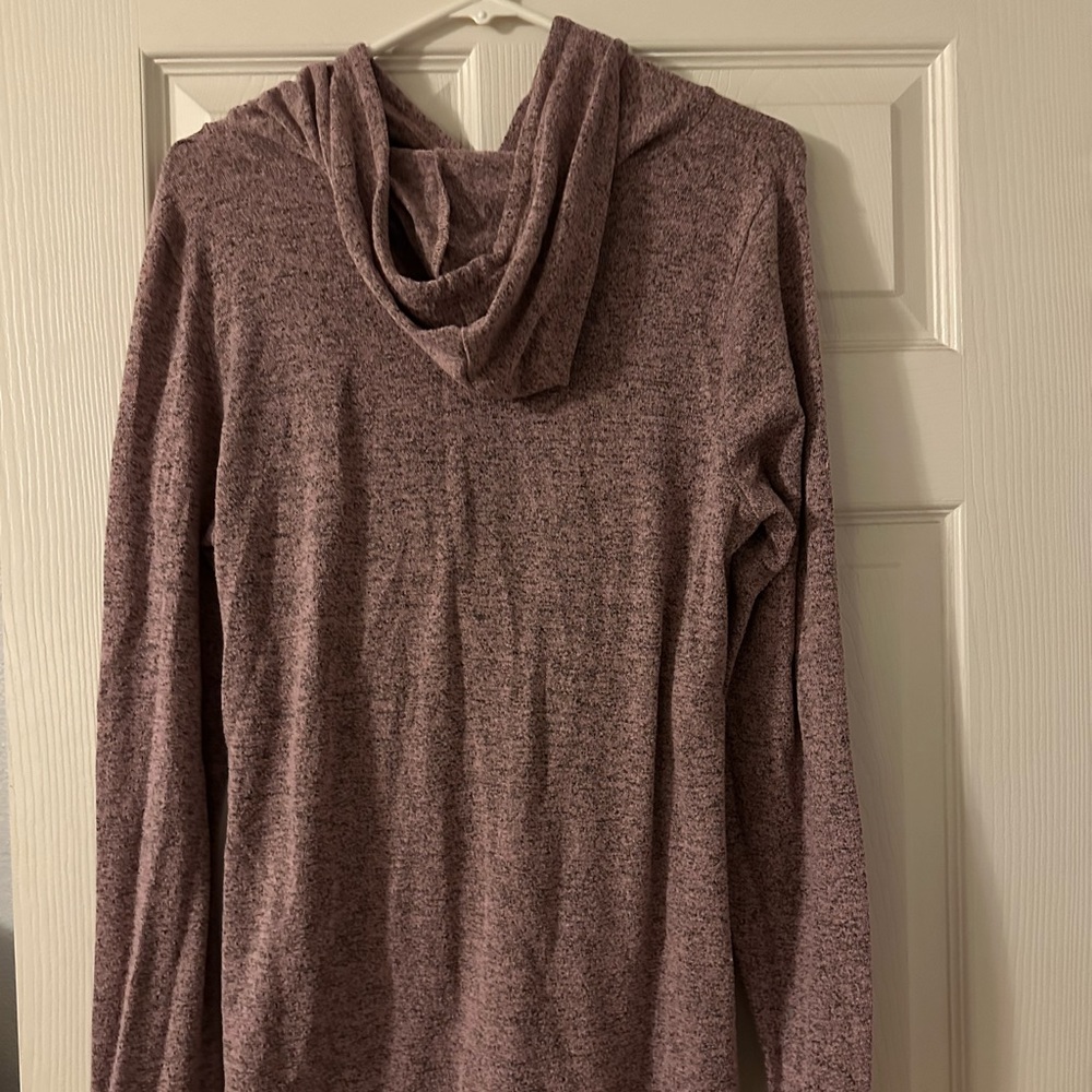 Maternity/nursing shirt. Pink with hood. Pleasant weight